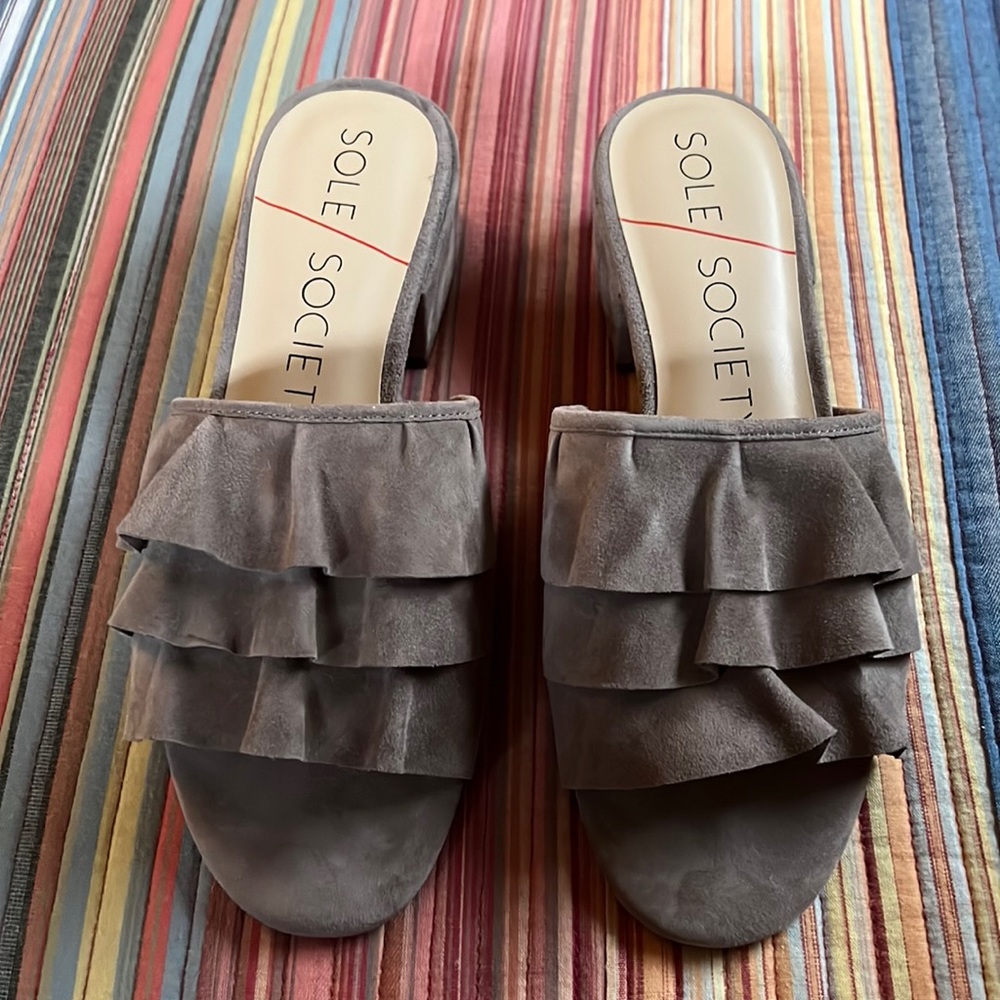 Ruffled cocoa suede slides with medium heel Sz 9.5 NEW
